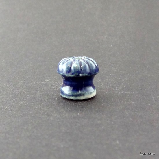 Nábytková knopka tmavě  modrá 1,4 cm bez vrutu  - úchytka